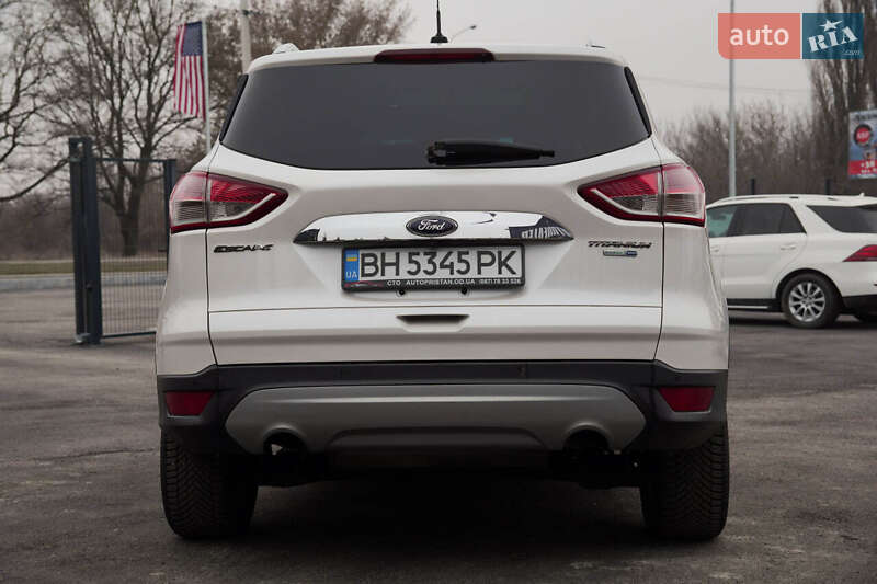 Внедорожник / Кроссовер Ford Escape 2015 в Каменец-Подольском