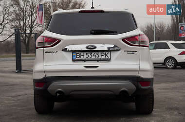 Внедорожник / Кроссовер Ford Escape 2015 в 