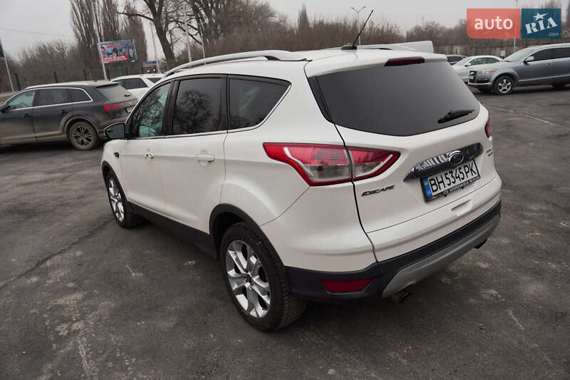 Внедорожник / Кроссовер Ford Escape 2015 в Каменец-Подольском