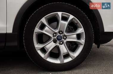 Внедорожник / Кроссовер Ford Escape 2015 в 