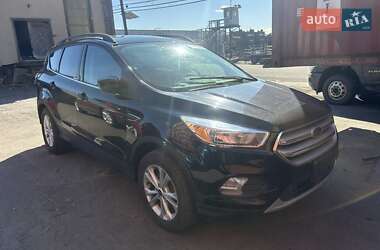 Позашляховик / Кросовер Ford Escape 2018 в 