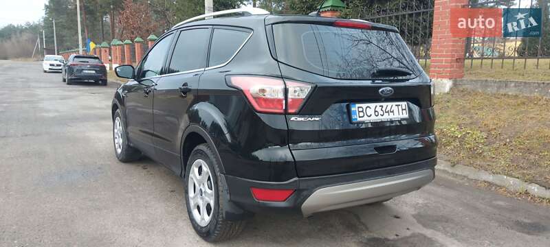 Внедорожник / Кроссовер Ford Escape 2018 в Львове