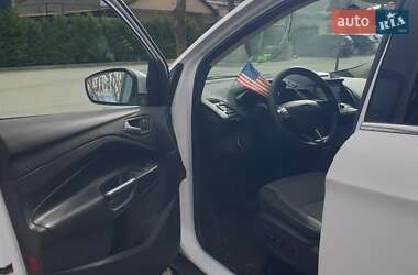 Внедорожник / Кроссовер Ford Escape 2016 в 