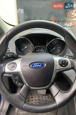 Внедорожник / Кроссовер Ford Escape 2015 в 