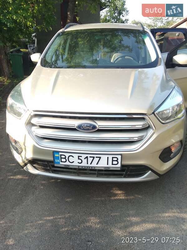 Внедорожник / Кроссовер Ford Escape 2018 в Львове