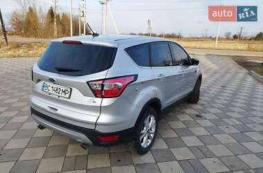 Позашляховик / Кросовер Ford Escape 2017 в 