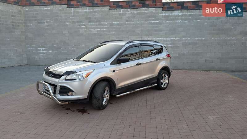 Позашляховик / Кросовер Ford Escape 2015 в Рівному