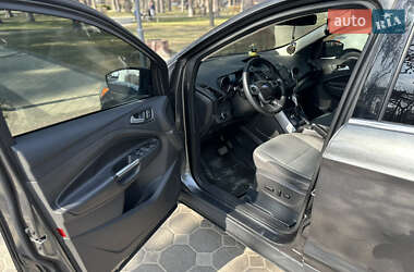 Внедорожник / Кроссовер Ford Escape 2016 в 