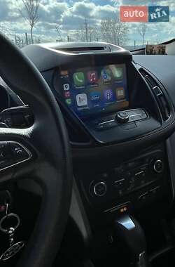 Внедорожник / Кроссовер Ford Escape 2016 в 