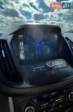Внедорожник / Кроссовер Ford Escape 2016 в 