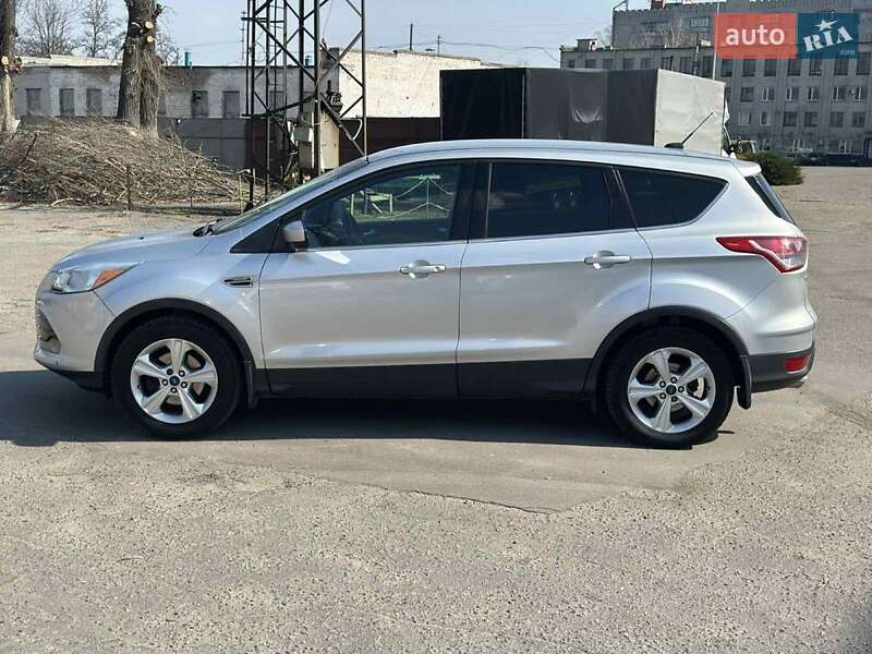 Внедорожник / Кроссовер Ford Escape 2014 в 