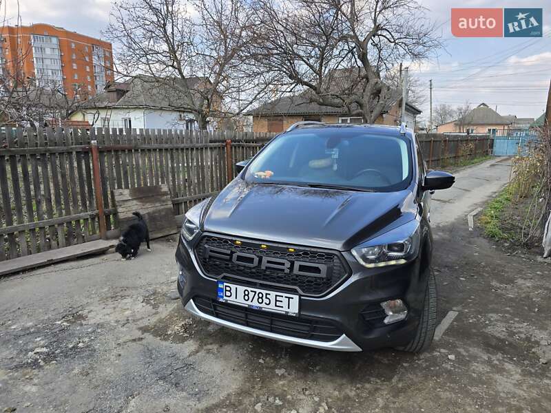 Внедорожник / Кроссовер Ford Escape 2018 в 