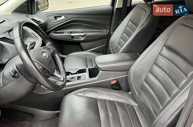 Внедорожник / Кроссовер Ford Escape 2018 в 