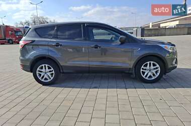 Внедорожник / Кроссовер Ford Escape 2017 в Черкассах