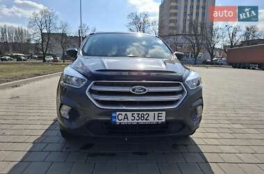 Внедорожник / Кроссовер Ford Escape 2017 в Черкассах