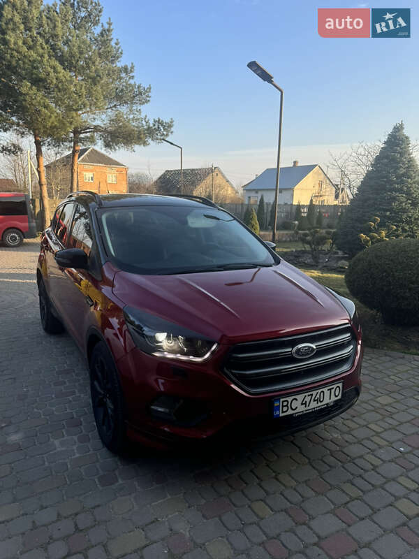 Внедорожник / Кроссовер Ford Escape 2017 в 