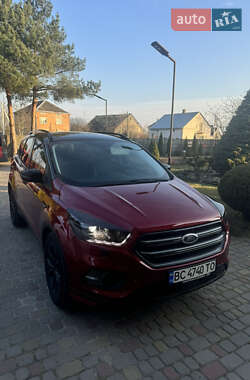 Внедорожник / Кроссовер Ford Escape 2017 в 