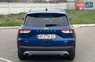 Позашляховик / Кросовер Ford Escape 2022 в 
