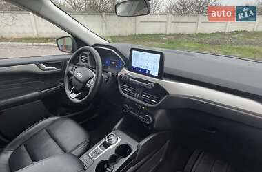 Позашляховик / Кросовер Ford Escape 2022 в 