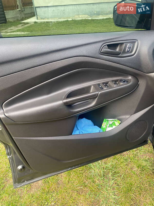Внедорожник / Кроссовер Ford Escape 2018 в Ивано-Франковске