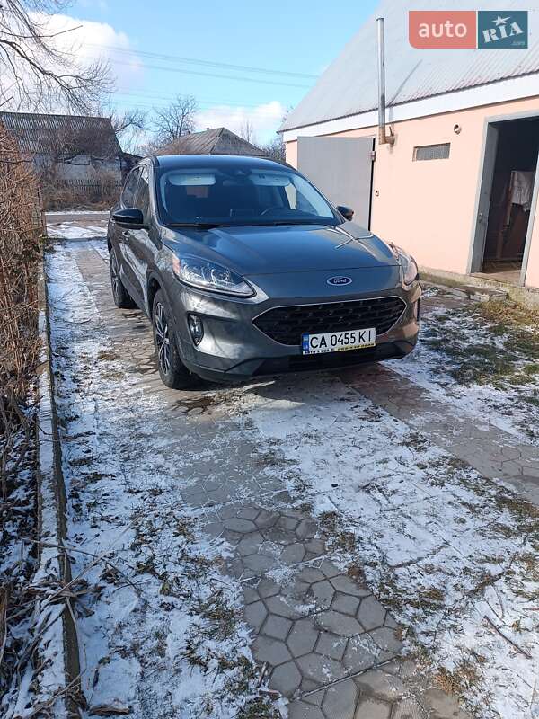 Внедорожник / Кроссовер Ford Escape 2021 в Киеве