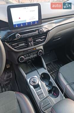 Внедорожник / Кроссовер Ford Escape 2021 в 