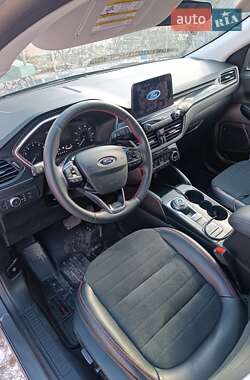 Внедорожник / Кроссовер Ford Escape 2021 в 