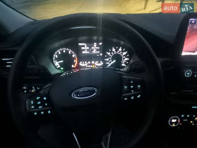 Внедорожник / Кроссовер Ford Escape 2021 в Киеве