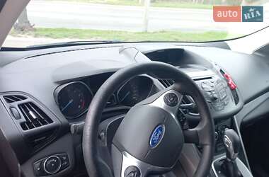 Внедорожник / Кроссовер Ford Escape 2012 в 