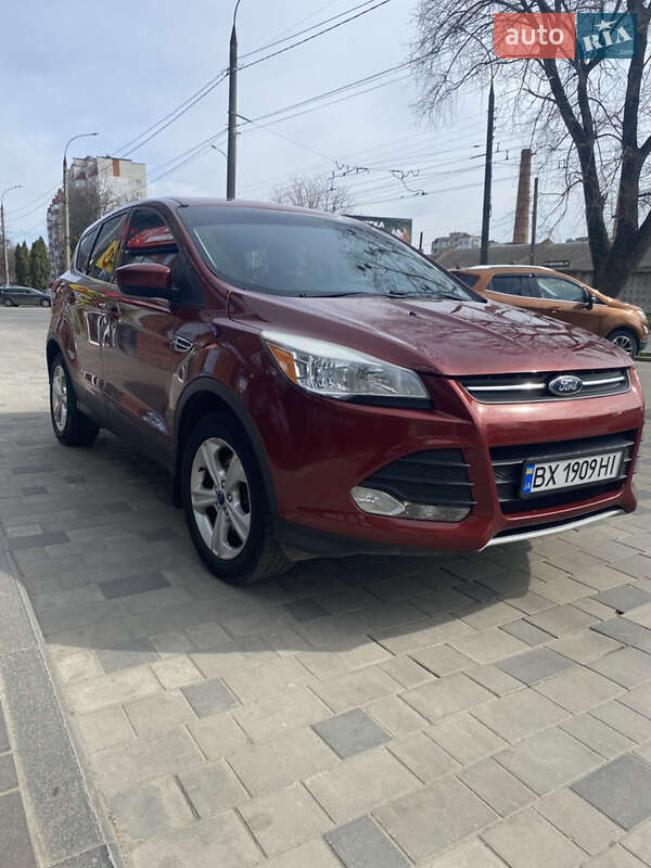 Внедорожник / Кроссовер Ford Escape 2015 в Хмельницком