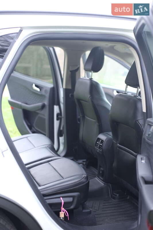 Внедорожник / Кроссовер Ford Escape 2019 в Одессе