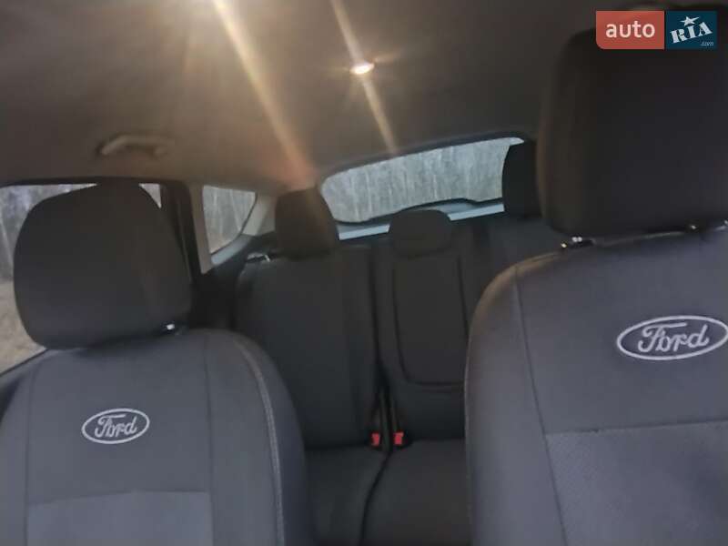 Внедорожник / Кроссовер Ford Escape 2014 в Чернигове