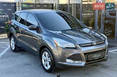 Внедорожник / Кроссовер Ford Escape 2015 в 