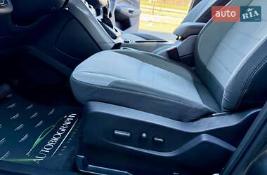 Внедорожник / Кроссовер Ford Escape 2015 в 