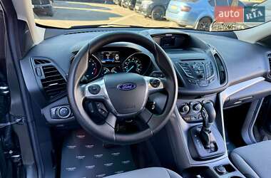 Внедорожник / Кроссовер Ford Escape 2015 в 