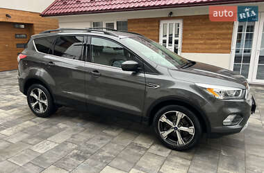 Позашляховик / Кросовер Ford Escape 2017 в Коломиї