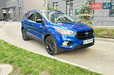 Внедорожник / Кроссовер Ford Escape 2017 в Броварах