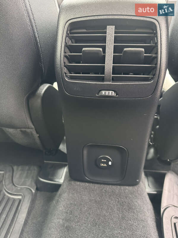 Внедорожник / Кроссовер Ford Escape 2021 в Киеве