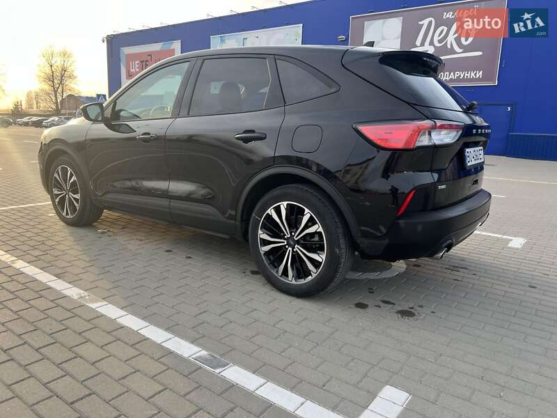 Внедорожник / Кроссовер Ford Escape 2021 в Тернополе