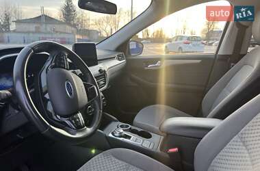 Внедорожник / Кроссовер Ford Escape 2021 в 