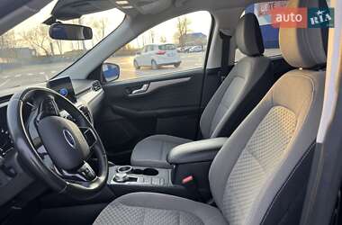 Внедорожник / Кроссовер Ford Escape 2021 в 