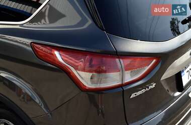 Внедорожник / Кроссовер Ford Escape 2015 в 