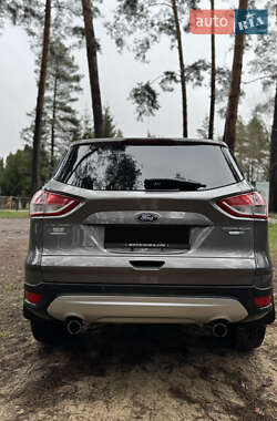 Внедорожник / Кроссовер Ford Escape 2013 в 