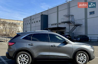 Внедорожник / Кроссовер Ford Escape 2022 в 