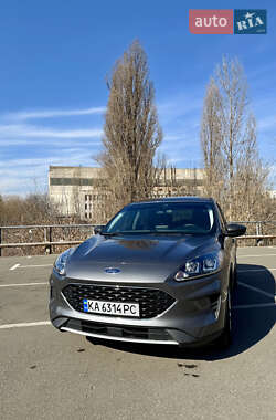 Внедорожник / Кроссовер Ford Escape 2022 в 