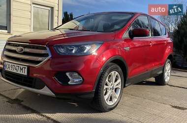 Внедорожник / Кроссовер Ford Escape 2018 в 