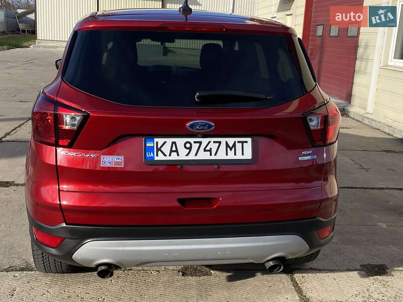 Внедорожник / Кроссовер Ford Escape 2018 в Киеве