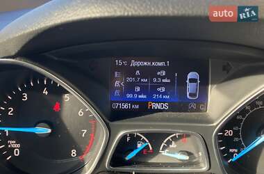 Внедорожник / Кроссовер Ford Escape 2018 в 