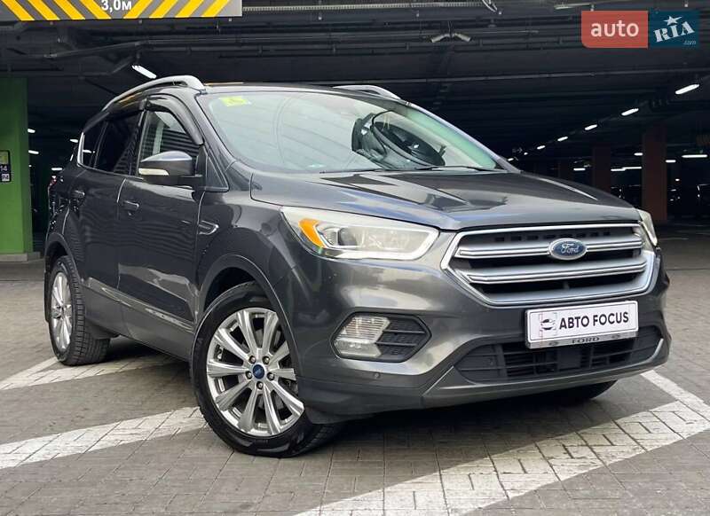 Внедорожник / Кроссовер Ford Escape 2016 в 