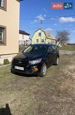Внедорожник / Кроссовер Ford Escape 2017 в 